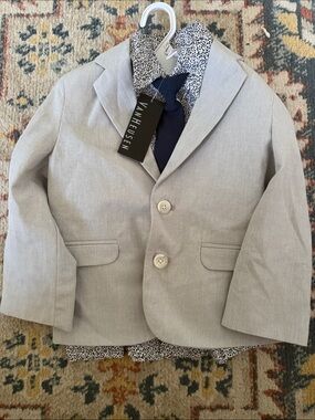 Brand New 3 pc Van Heusen Light Gray Boys' Blazer with dress shirt & Navy Tie